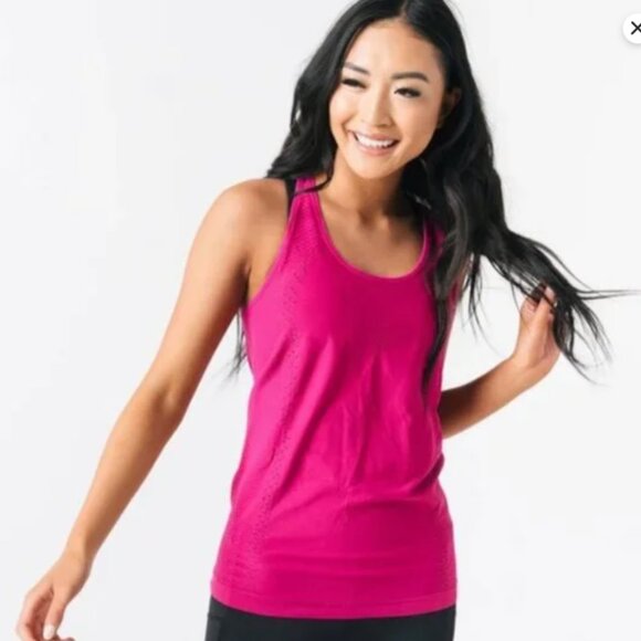 Zyia Seamless Razor Back Tank Lot - Picture 3 of 7